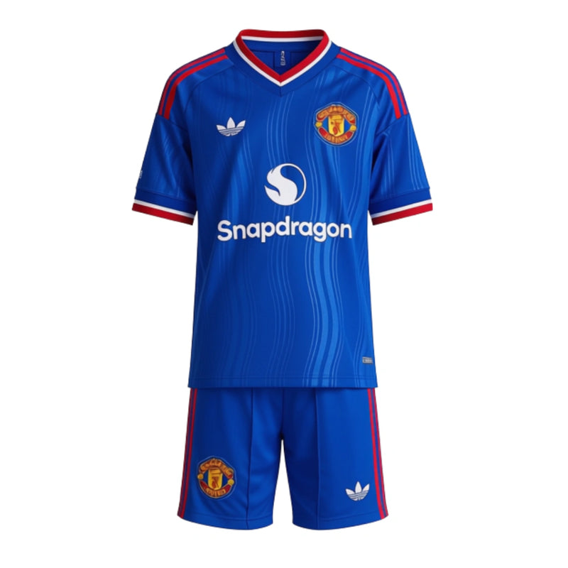 KIT INFANTIL DO MANCHESTER UNITED 26/27 AZUL